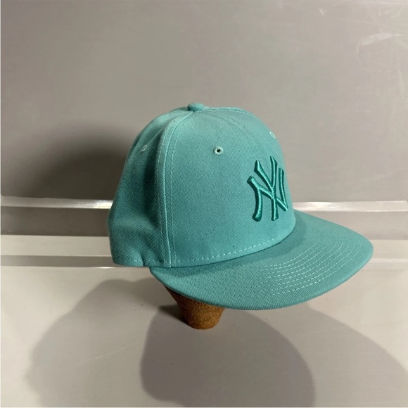 New Era New York Yankees Teal On Teal SnapBack 9Fifty Hat Cap NWOT MLB Baseball - Picture 5 of 9
